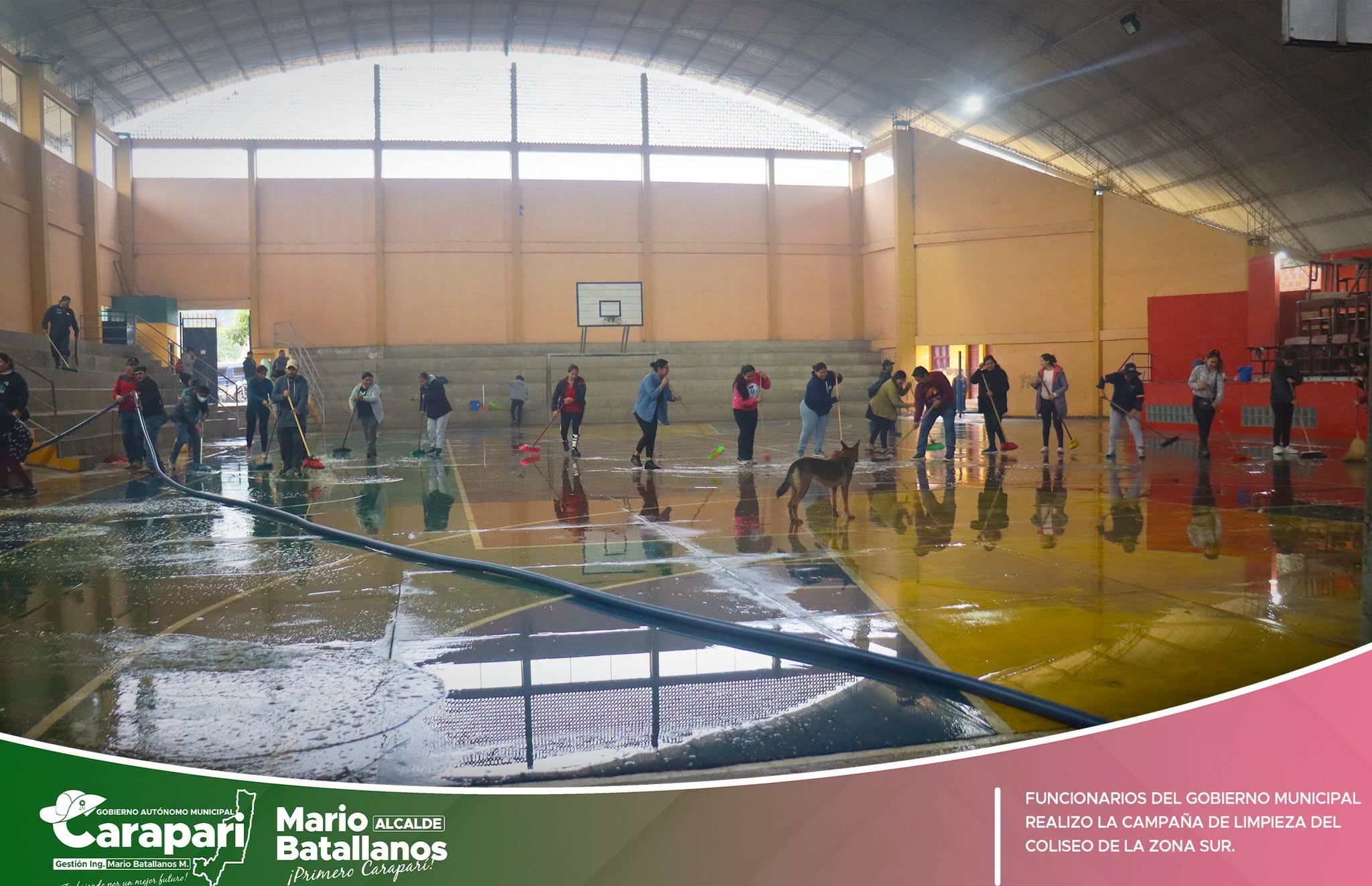 POR INSTRUCCIONES DEL ALCALDE MUNICIPAL, ING. MARIO BATALLANOS, SE REALIZÓ LA LIMPIEZA DEL COLISEO DE LA ZONA SUR